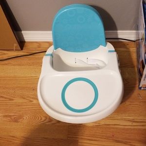 baby sitting highchair